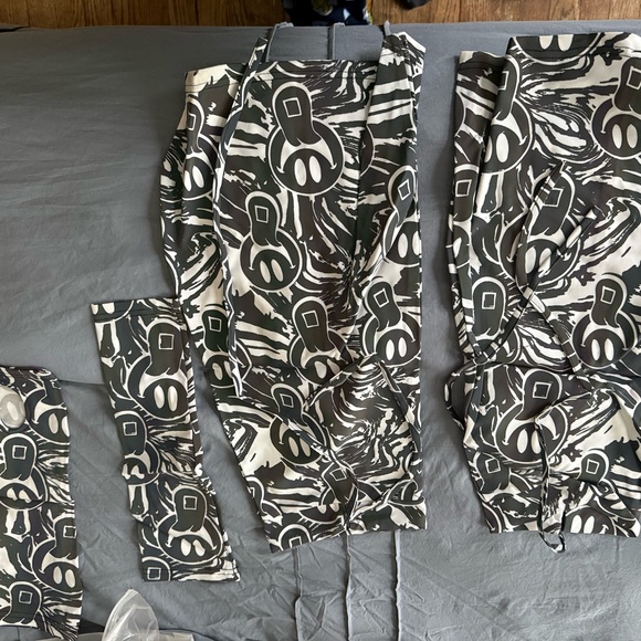 iHeartRaves Holographic Rave Outfit Set - Picture 5 of 8